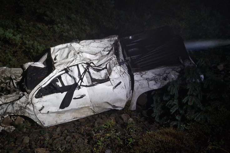 Artvin Yusufeli'de kamyonet 300 metrelik uçuruma yuvarlandı! Baba öldü, 2 çocuğu yoğun bakımda