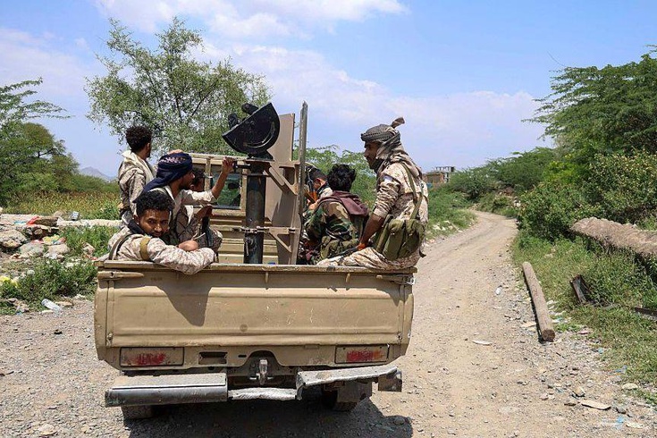 Yemen'de topyekün savaş! Hükümet Husilere karşı operasyon başlattı, Husiler Aramco tesislerini vurduğunu açıkladı