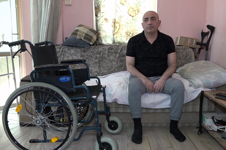 Koltukta uyuyakaldı, sabah bacakları tutmadı! Omurilik felci teşhisi konan Serkan Özdemir'in tek hayali sokağa çıkmak