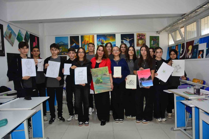 Ünye'de Öğrenciler Sanat Atölyesinde Eser Üretiyor