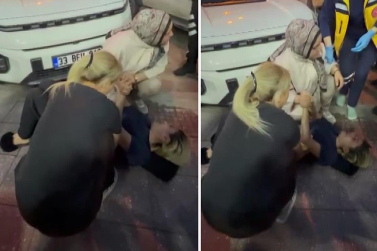Sokakta yürüyen eşini sırtından bıçakladı