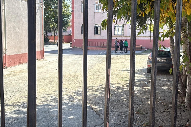 Edirne'de ortaokulda silah alarmı! Öğrencinin çantasından kurusıkı tabanca çıktı