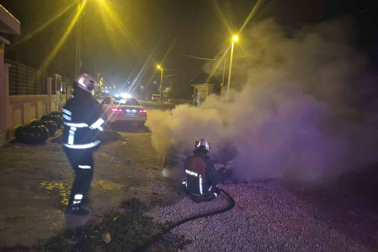 Kızıltepe'de Park Halindeki Otomobilde Yangın