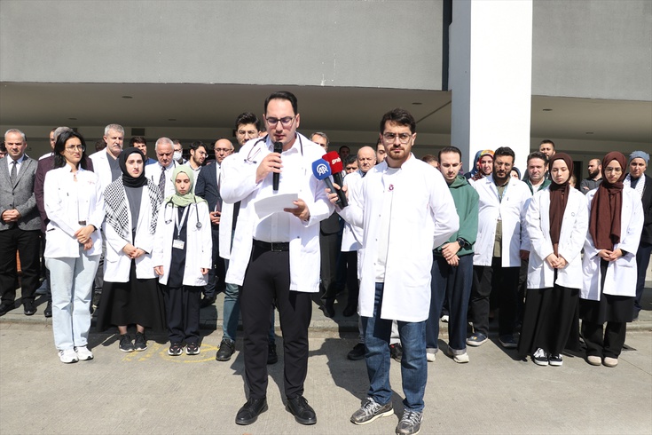 Trabzon'da Gazze için sağlıkçılardan tepki