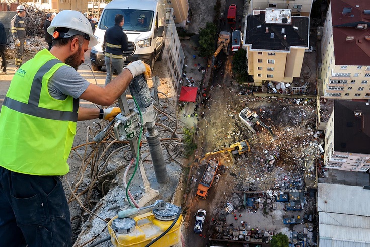 5 kişiye mezar olan binanın betonundan deniz kabukları çıktı