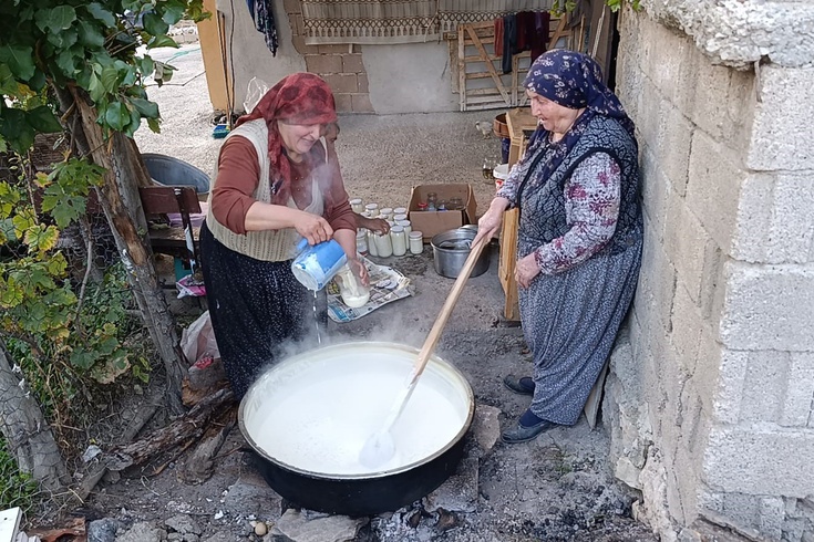 Çekerek'te şişe tarhanası sofralarda
