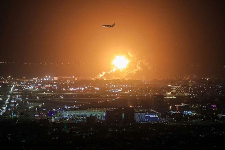 After an early warning in Riyadh, 3 explosion sounds were heard, a ballistic missile was destroyed