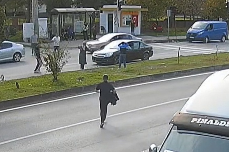 Horror at a pedestrian crossing in Bartın! The 6-year-old child hit by a car remains in critical condition.