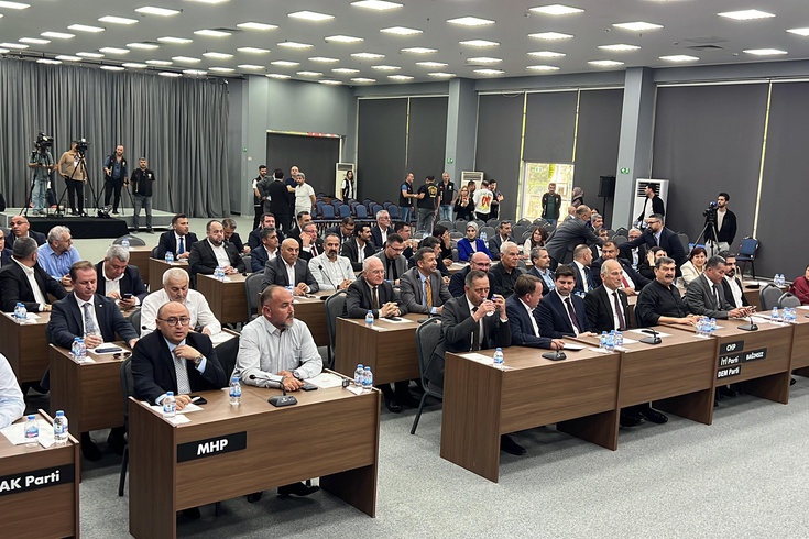Mersin Büyükşehir Belediyesi'nde başkanvekili seçimi sonuçlandı! CHP'nin adayı Gülşah Yıldırım Genç seçildi
