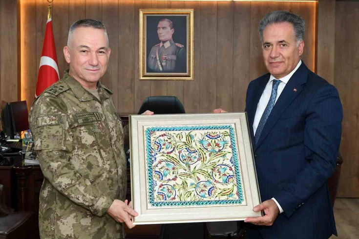 Haberin ayrıntıları: Akpolat, Korgeneral Yaralı'yı ziyaret etti: İşte detaylar