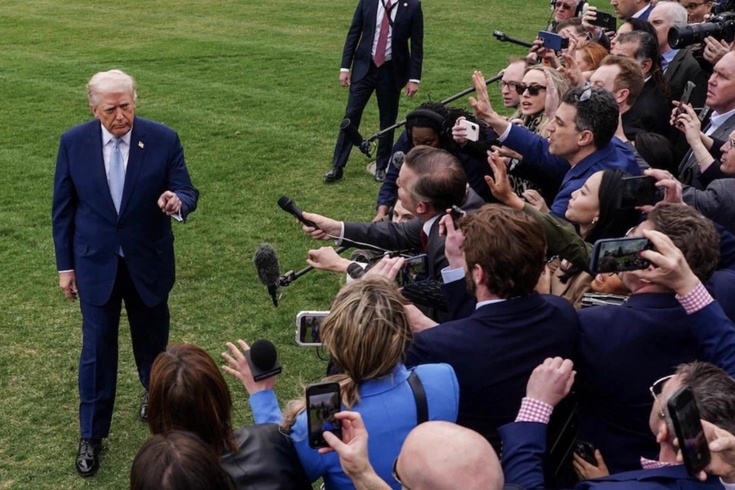 Trump’ın basın kuruluşlarına Beyaz Saray yasağına mahkeme engeli