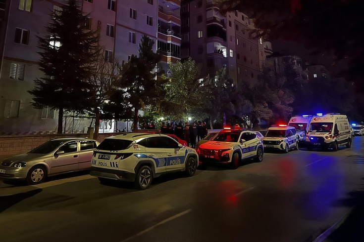 Babasını bıçaklayarak öldürdü, ardından intihara kalkıştı