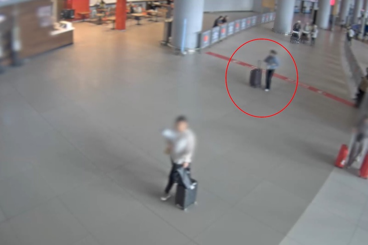 İstanbul Havalimanı'nda çikolata kaplı uyuşturucu! İranlı 2 yolcu taksiye binmek üzereyken yakalandı