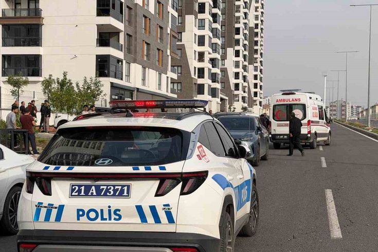 Diyarbakır Kayapınar'da iki taraf arasında çıkan kavgada 2 kişi yaralandı