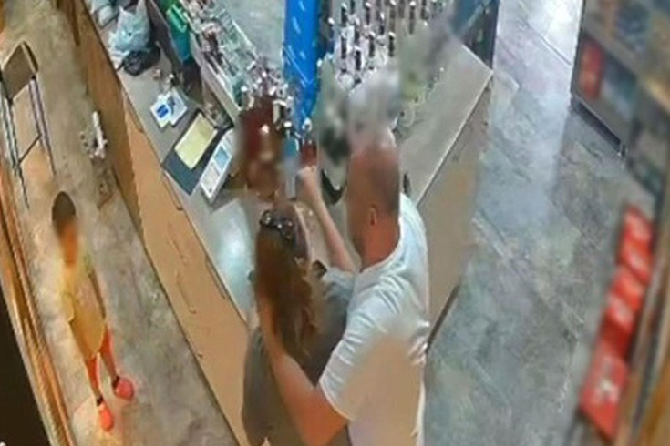 They subjected someone to horror in front of their child! The footage was blood-curdling.