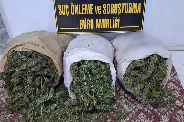 Konya Beyşehir'de 12 kilogram uyuşturucu ele geçirildi, 4 zanlı tutuklandı