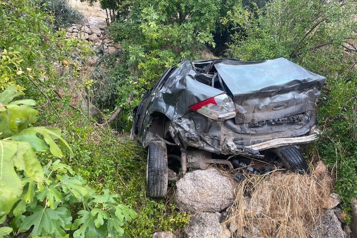 Kızıltepe'de otomobil uçuruma yuvarlandı: Sürücü ağır yaralandı