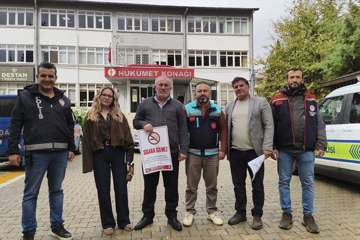 Mersin Gülnar'da esnafa tütünün zararları anlatıldı, 'Sigara İçilmez' afişi dağıtıldı