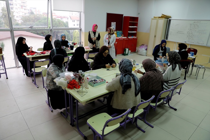 Samsun'da İyilik Atölyesi'nde üretilen ürünlerin geliri 55 yetime yardım ulaştırdı