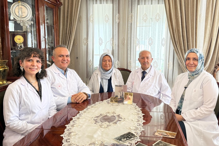 Ankara'da 4 kuşak hekim ailesi! Büyük dededen torununa uzanan doktorluk geleneği Ravza Zeynep'le sürüyor
