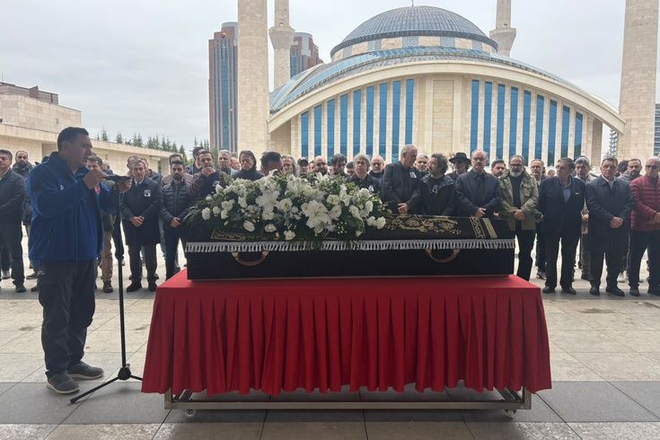 Türk pop müziğinin usta ismi Alpay Ankara'da toprağa verildi