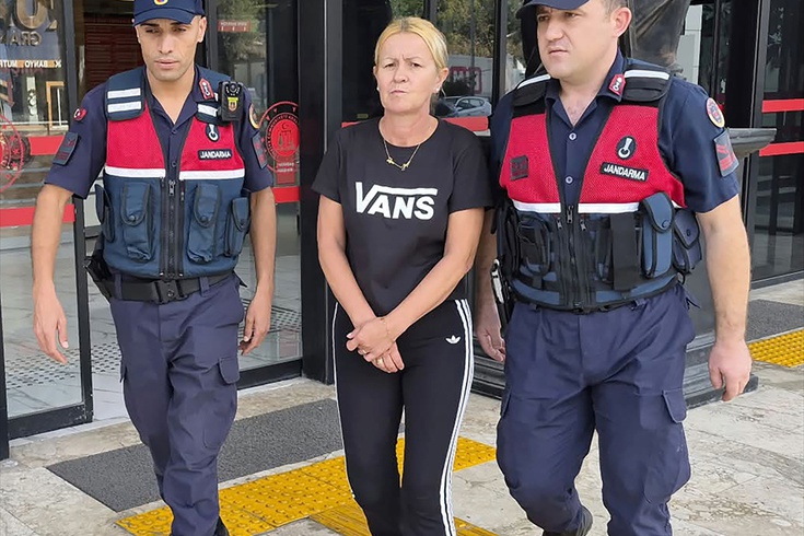 Alanya'da merdivenlerden düşen Polonyalı turist 5 gün sonra hayatını kaybetti, eşi tutuklandı