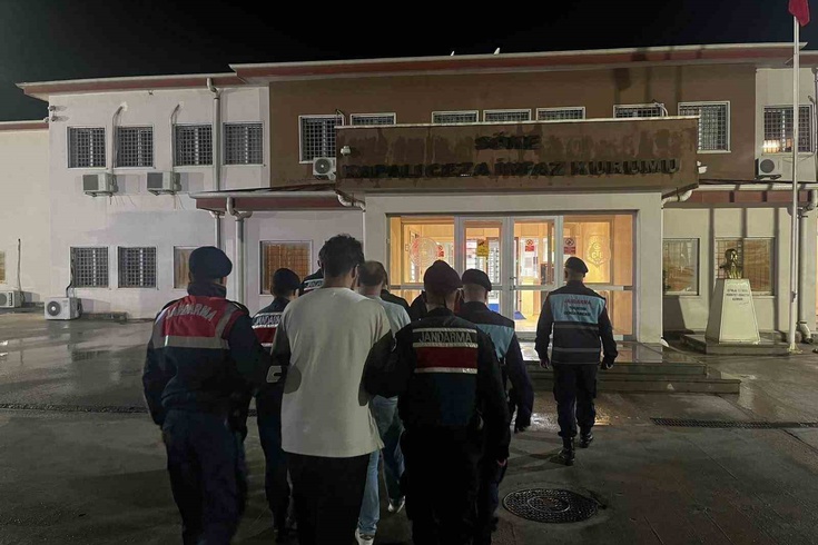 Aydın Didim'de otel operasyonunda 14 düzensiz göçmen yakalandı, 8 kişi tutuklandı