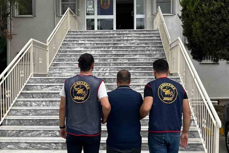 Aydın Söke'de hırsızlıktan 12 yıl 3 ay 15 gün hapis cezası olan hükümlü yakalandı.