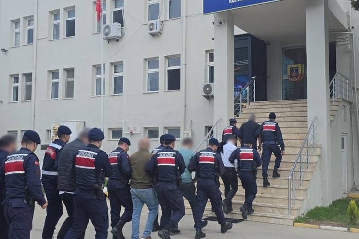 Bursa'da trafik denetimlerini haber veren WhatsApp grubuna operasyon: 8 gözaltı