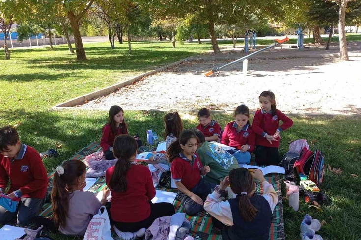 Denizli Çivril’de 2. sınıf öğrencileri sağlıklı kahvaltı ve oyunla öğreniyor
