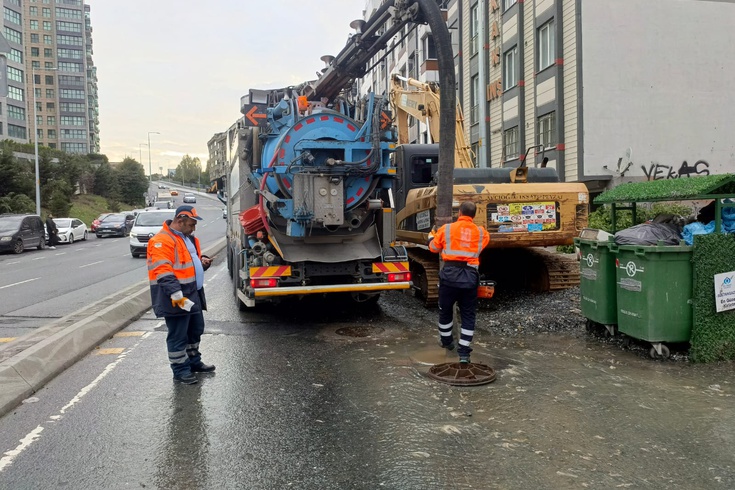 İstanbul'da 84 yılın en şiddetli yağışı: 622 kişi kurtarıldı