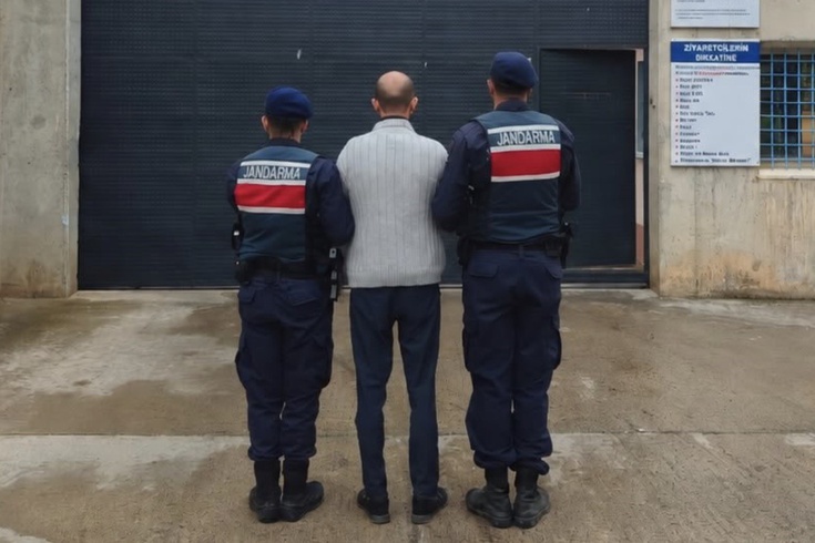 JASAT, Bafra’da 15 yıl hapisle aranan şahsı operasyonla yakaladı