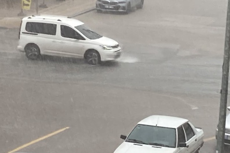 Mersin'de 4 gündür süren yağış Mezitli, Erdemli ve Silifke arasında etkili oldu