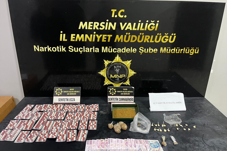 Mersin'de uyuşturucu operasyonunda 4 şüpheli tutuklandı, 1802 ecza hapı ele geçirildi