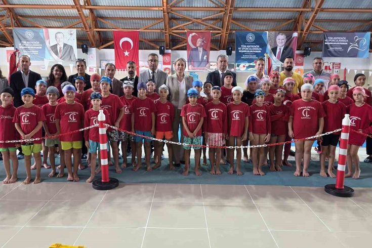 Nazilli'de yüzme projesinin yeni dönemi başladı, 2 bin 580 çocuk yüzme öğrendi