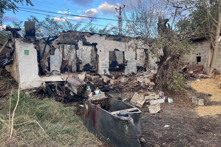 Hayrabolu'da müstakil evde yangın: Ev kullanılamaz hale geldi