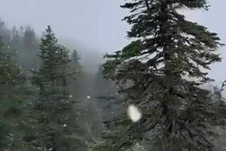 Uludağ'da kar yağışı etkili oldu, kayak sezonu aralık ortasında başlayabilir