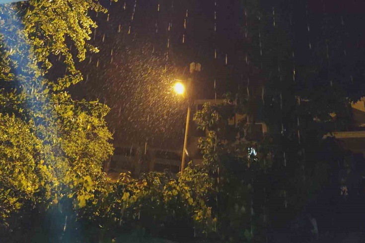 Erciş'te sağanak yağış hayatı olumsuz etkiledi, yollar su altında kaldı