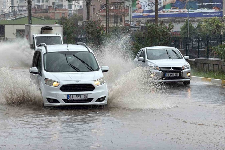 Güncel: Adana'da sağanak su baskınlarına neden oldu: İşte detaylar