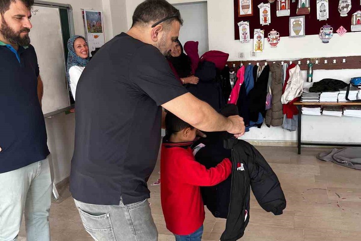Çermik ve Çüngüşlüler Derneği'nden 200 öğrenciye kıyafet yardımı