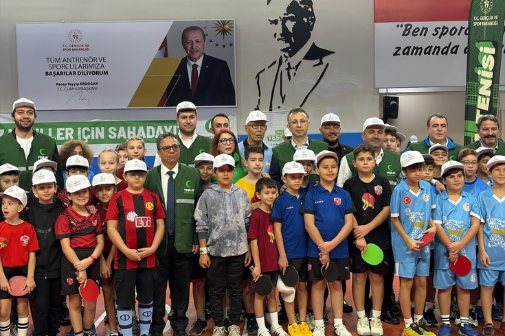 Eskişehir'de bağımlılıkla mücadele kapsamında masa tenisi turnuvası düzenlendi