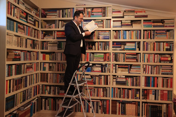 Kayseri'deki akademisyenin kitap koleksiyonu 40 bini geçti