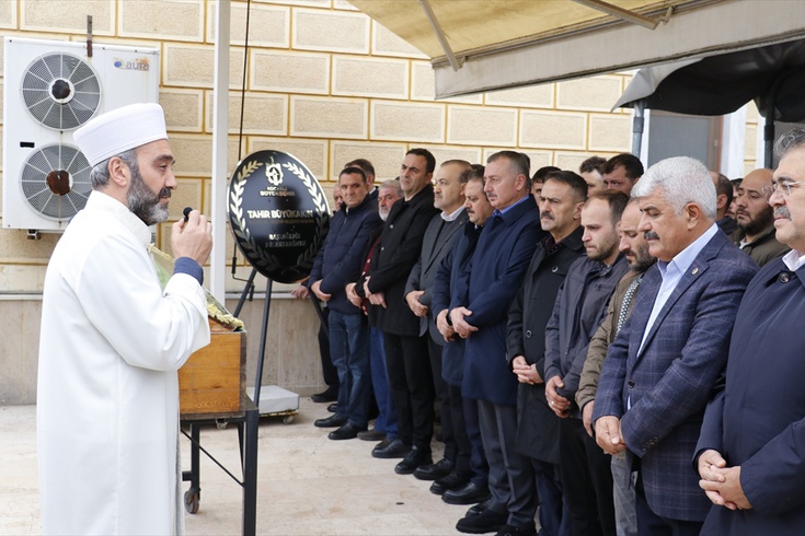 Gündemde: Kocaeli'de selde hayatını kaybeden eski muhtar toprağa verildi: İşte detaylar