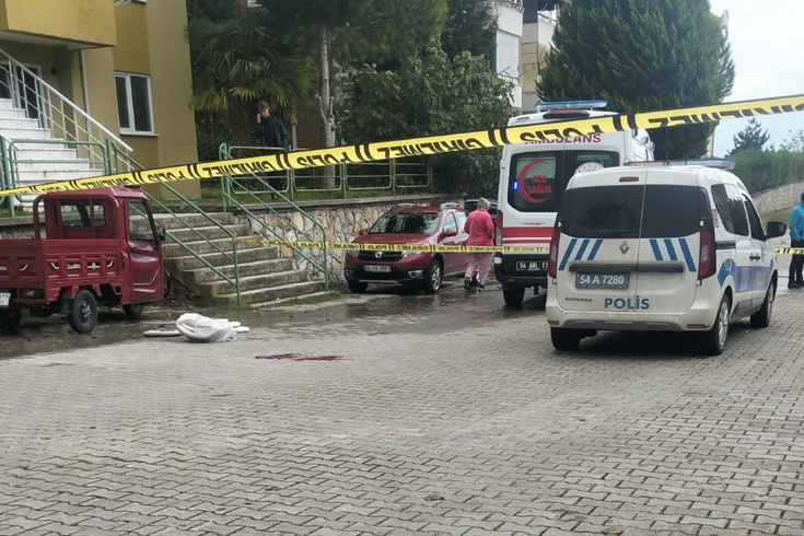 Adapazarı'nda komşu kavgasında silahlı cinayet