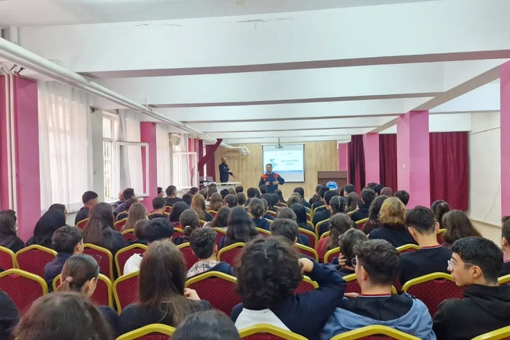 AFAD'dan Efeler'deki Liselilere Afet Eğitimi