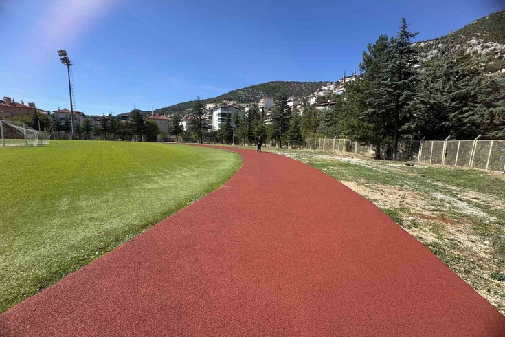 Akseki'de İlk Tartan Pist Çalışması