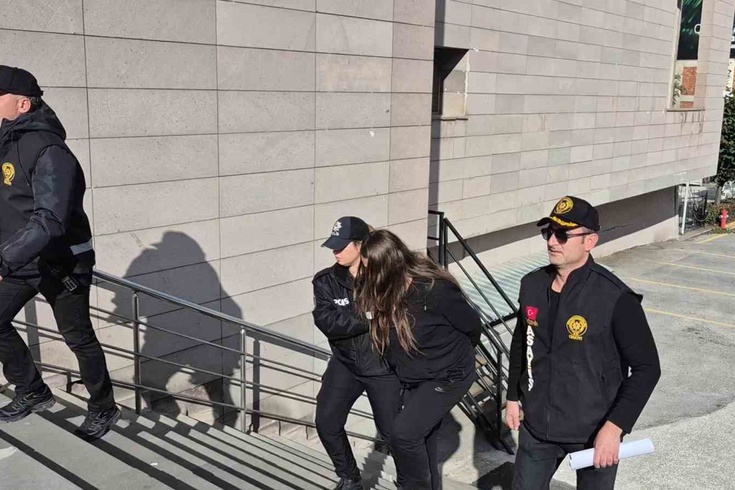 Eskişehir'de evine misafir gelen adam mutfakta bıçaklanarak öldü! Gözaltına alınan kadın adliyede