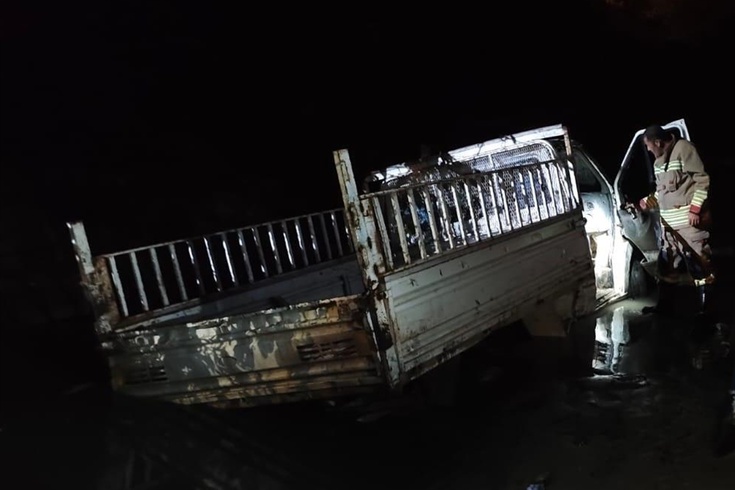 Defne'de Pikap Asi Nehri'ne Düştü: 2 Yaralı