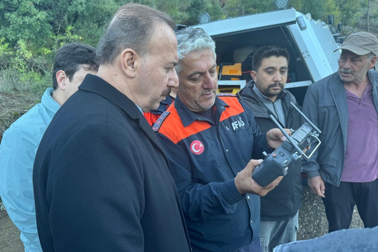One of 14 IHH volunteers stranded in a canyon in Isparta has died! Race against time for 13 people