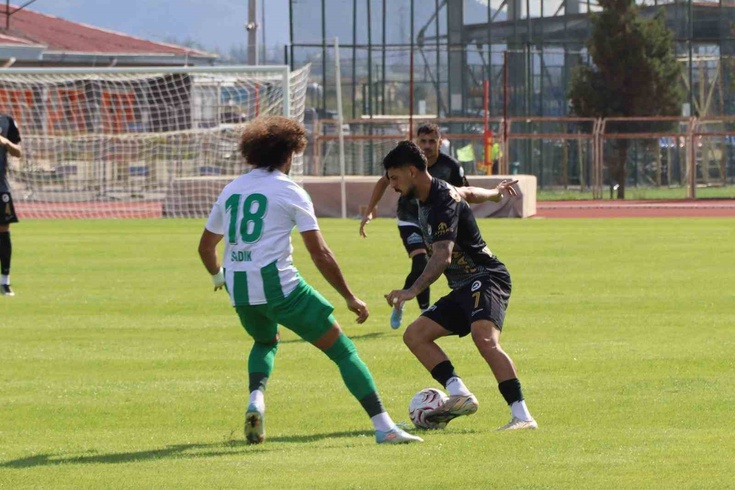 İstiklalspor Serikspor'u farklı geçti